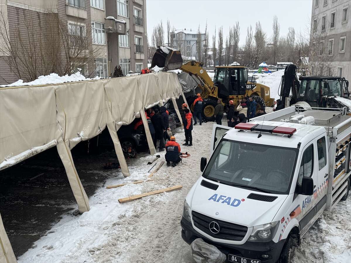 Hakim ve savcıların araçlarının bulunduğu garaj çöktü 5